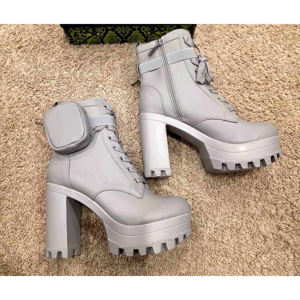 NIB‎ Cape Robbin Monik grey zip up platform combat boot heels with pack sz 8